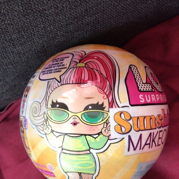 4 Brand New LOL dolls. New in package. 2 Mini sweet, 2 sunshine makeover. - Picture 2 of 2